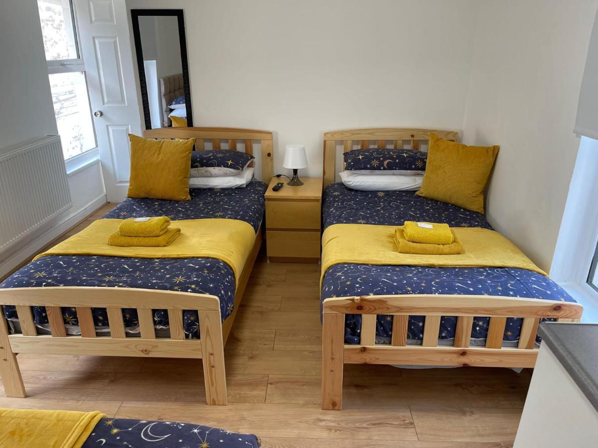Ariana House Hotel-Families And Couples Only Blackpool Bagian luar foto