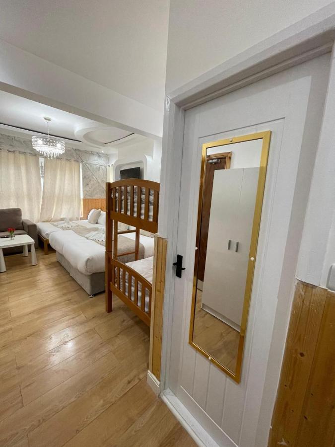 Ariana House Hotel-Families And Couples Only Blackpool Bagian luar foto