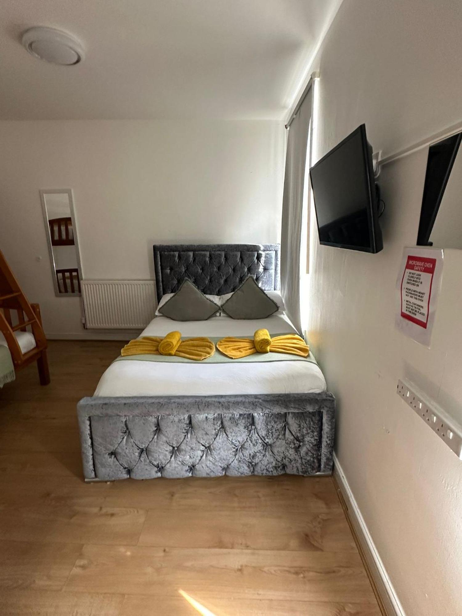 Ariana House Hotel-Families And Couples Only Blackpool Bagian luar foto
