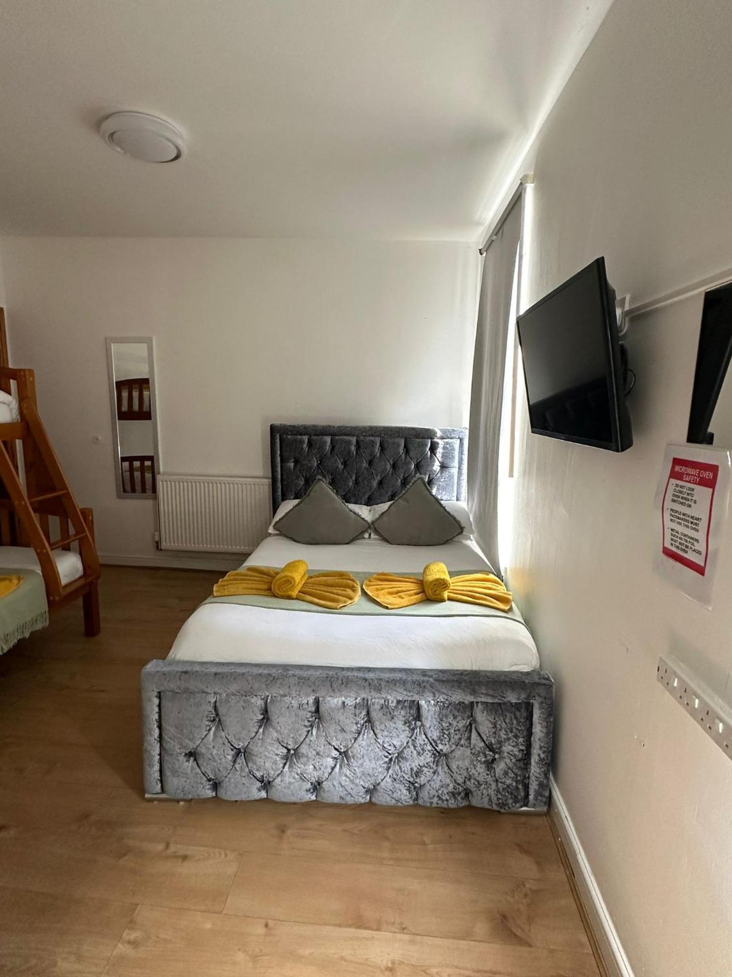 Ariana House Hotel-Families And Couples Only Blackpool Bagian luar foto